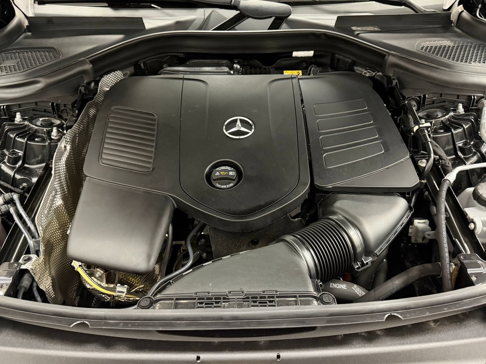 Used 2025 Mercedes-Benz GLC 350e 4MATIC image 42