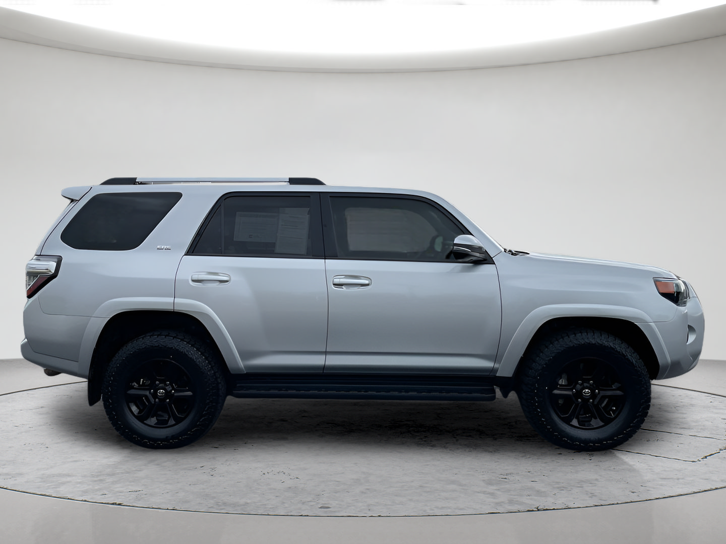 Certified 2020 Toyota 4Runner SR5 Premium AWD/4WD image 2
