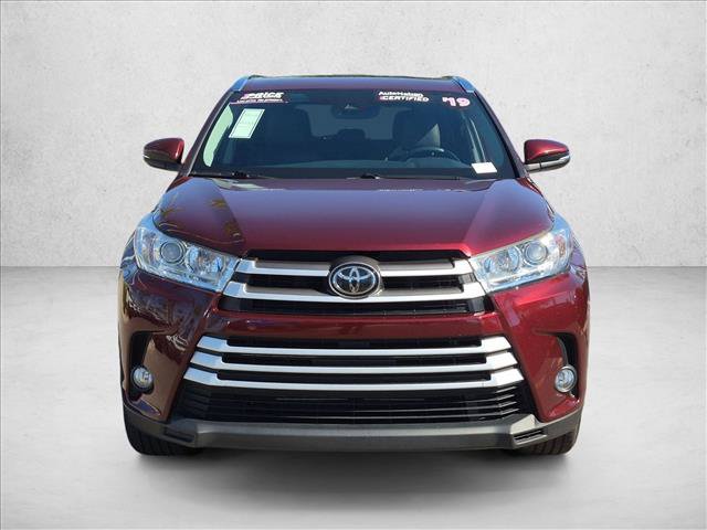 Used 2019 Toyota Highlander XLE AWD/4WD image 2