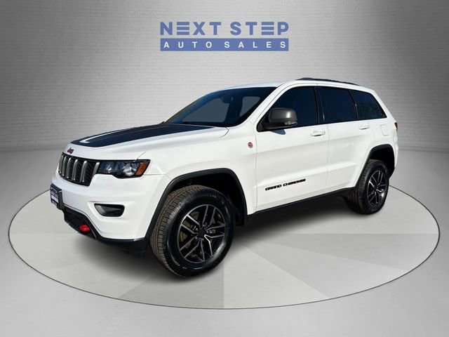Used 2020 Jeep Grand Cherokee Trailhawk AWD/4WD image 3
