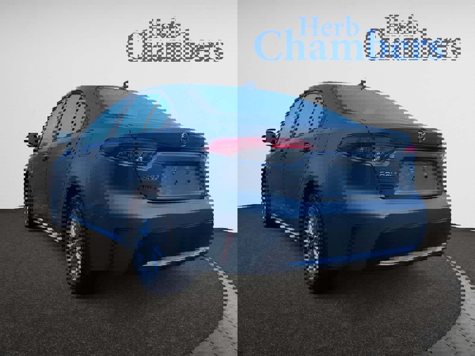 Used 2022 Toyota Corolla LE image 3