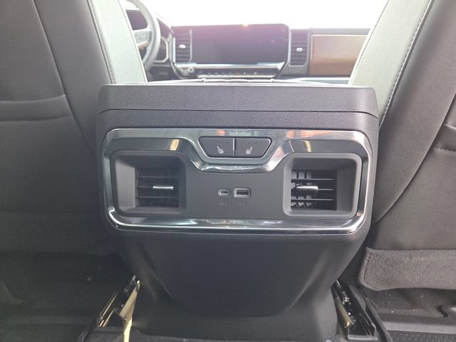 New 2026 Chevrolet Silverado 1500 High Country AWD/4WD image 25