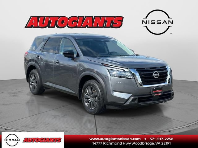 Used 2024 Nissan Pathfinder S AWD/4WD image 1