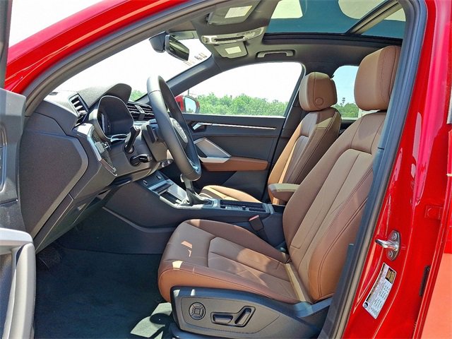 New 2025 Audi Q3 2.0T Premium image 9