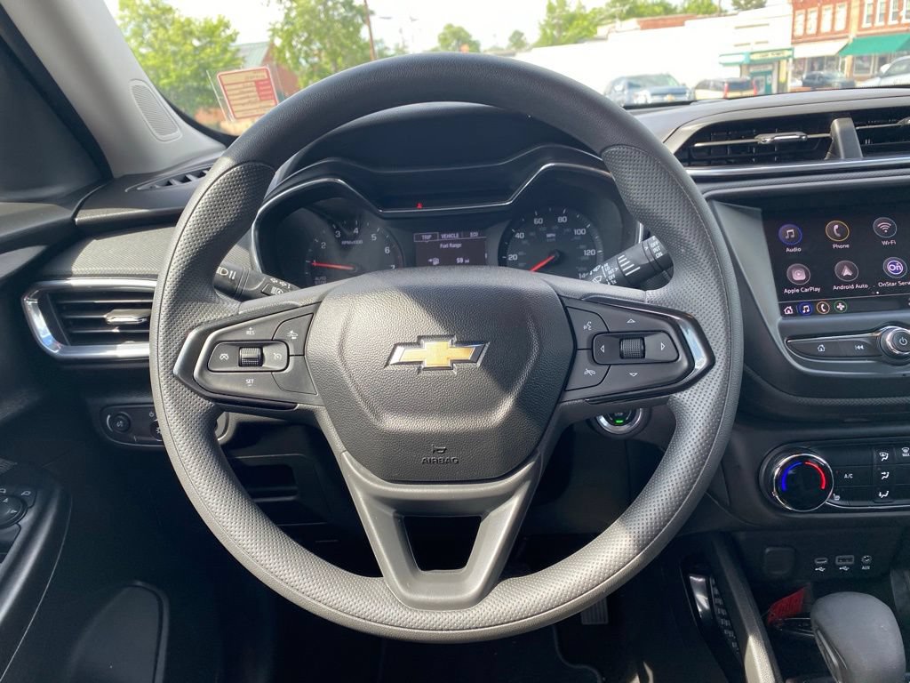 Used 2023 Chevrolet TrailBlazer LT FWD image 12