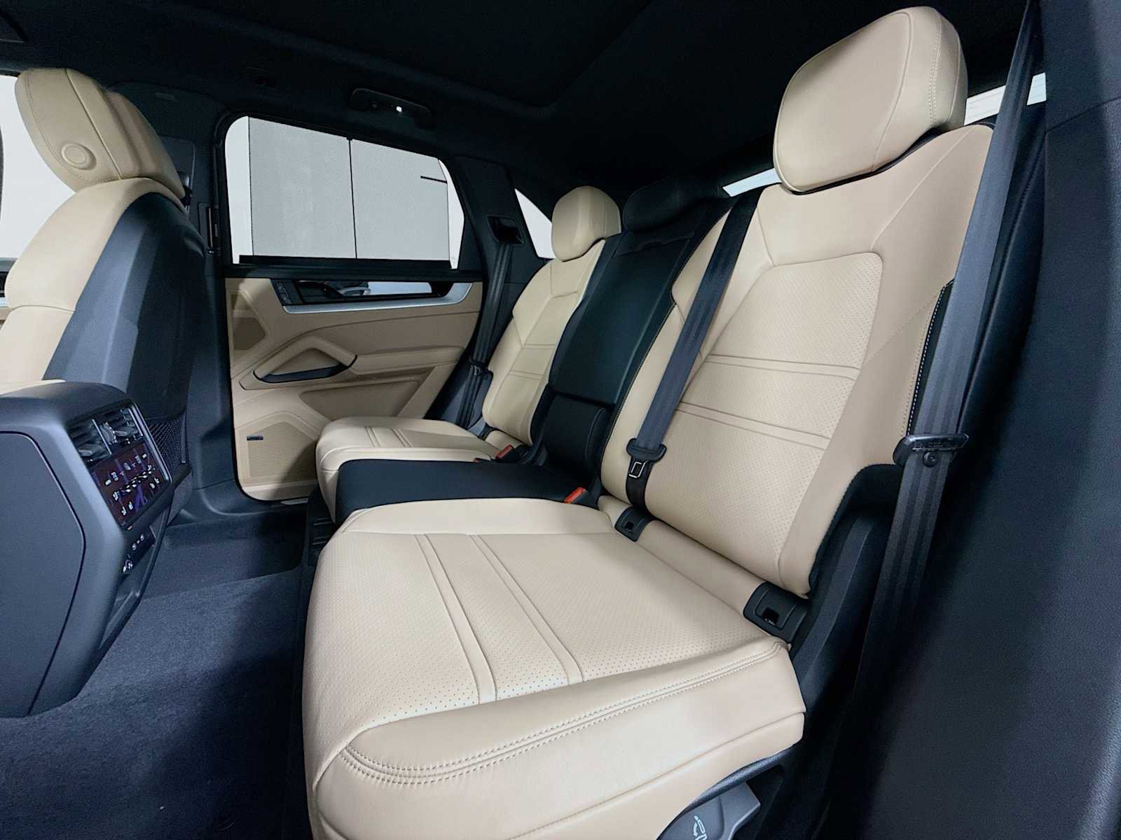 New 2026 Porsche Cayenne S image 24
