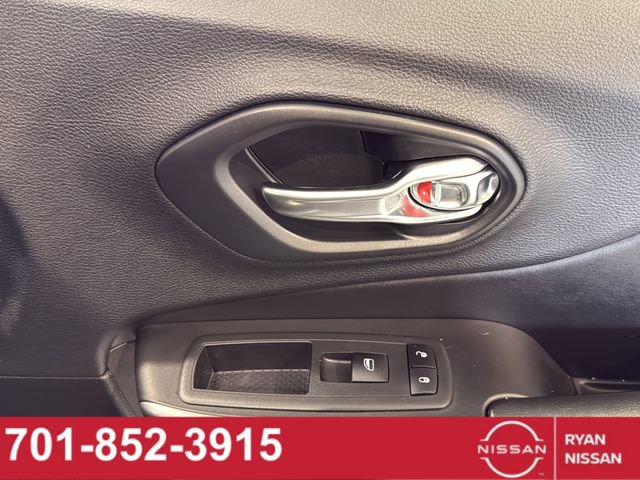 Used 2019 Jeep Cherokee Latitude w/ Popular Appearance Group image 38