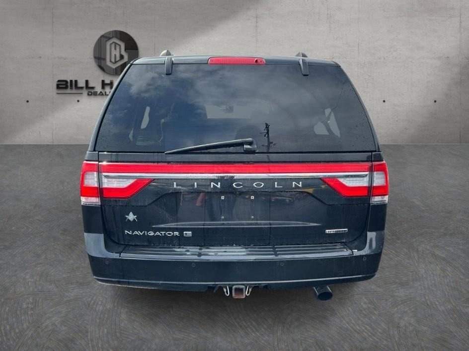 Used 2015 Lincoln Navigator L 4WD image 4