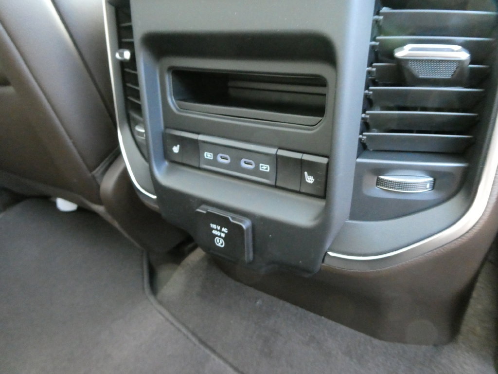 New 2026 RAM 1500 Laramie w/ Laramie Southwest Edition AWD/4WD image 15