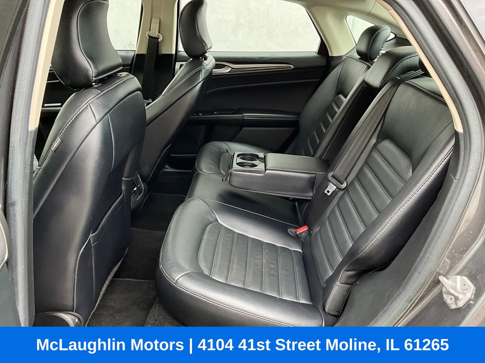 Used 2017 Ford Fusion SE w/ Fusion SE Technology Package FWD image 10
