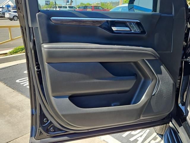 New 2026 Chevrolet Suburban LT w/ LPO, Get Active Package RWD image 22