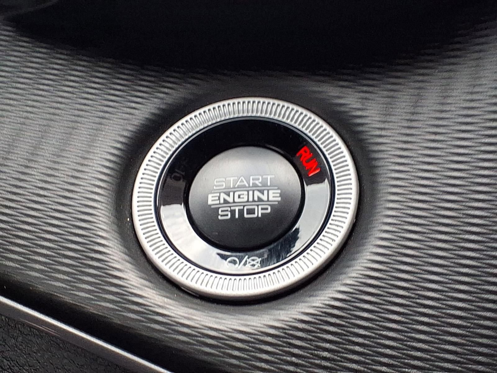 Used 2025 Jeep Grand Cherokee Altitude RWD image 9
