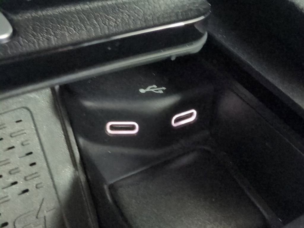 Used 2024 Mercedes-Benz GLE 350 4MATIC w/ Driver Assistance Package image 28