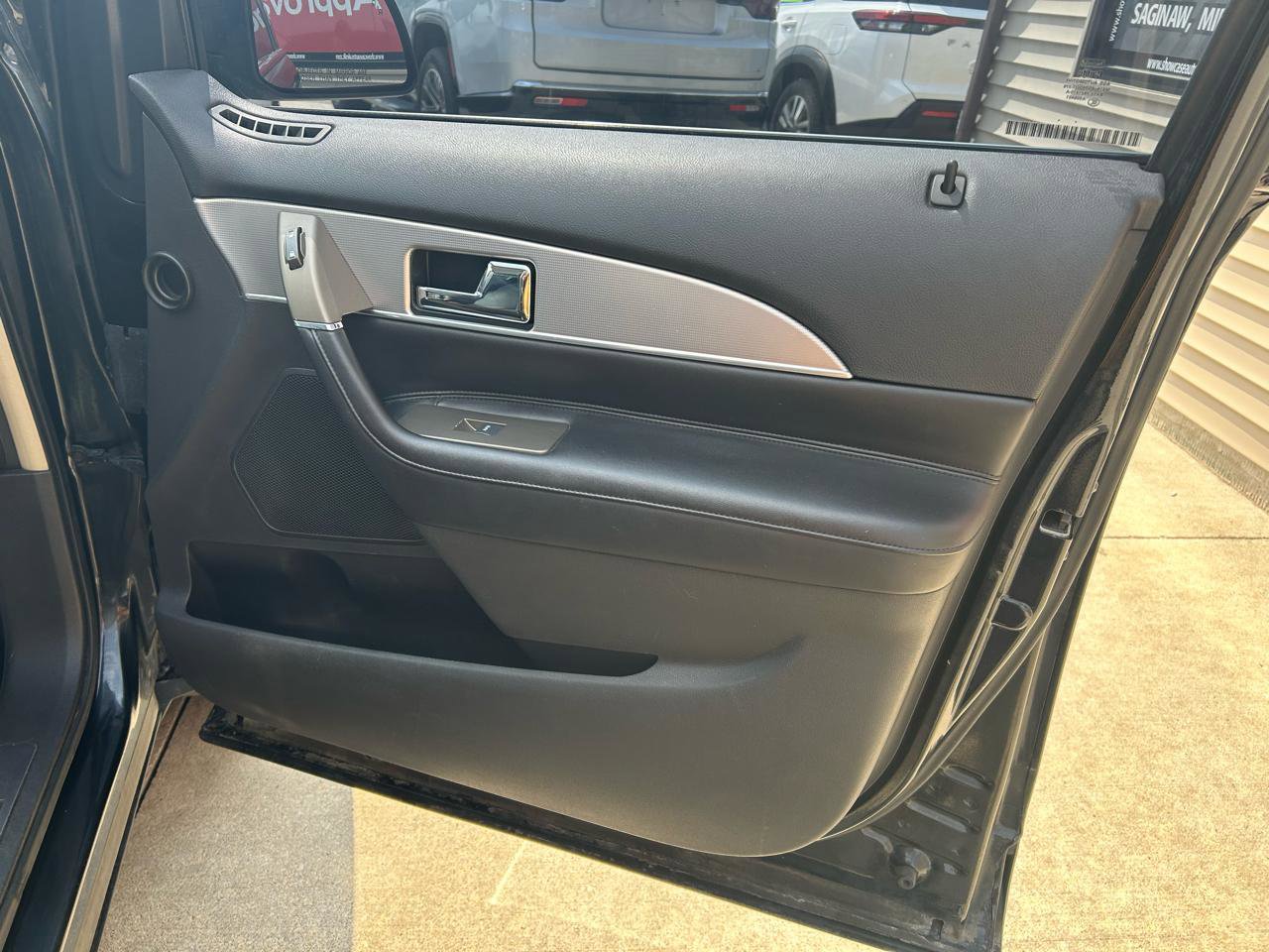 Used 2011 Lincoln MKX AWD w/ Sight & Sound Pkg image 16