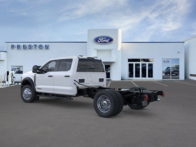 New 2026 Ford F550 4x4 Crew Cab image 4