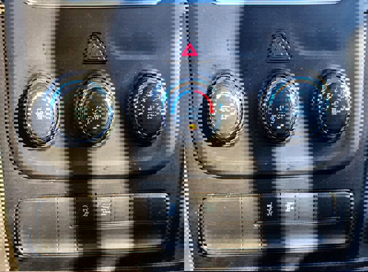 Used 2014 RAM 1500 Express image 15