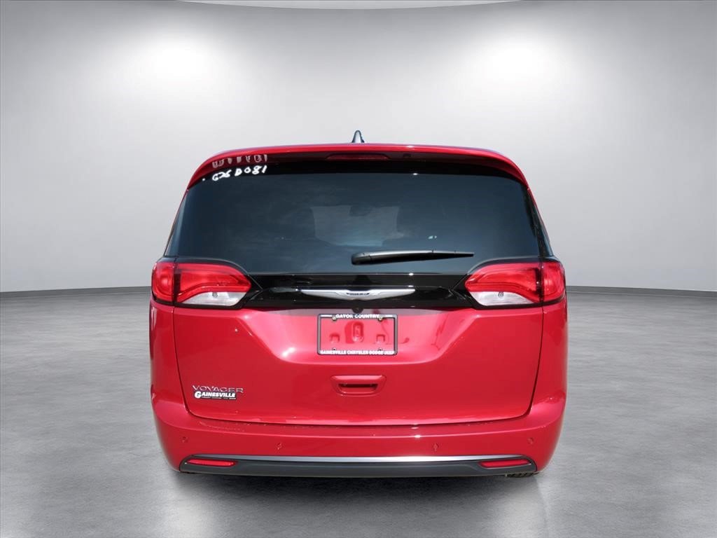 New 2026 Chrysler Voyager LX FWD image 5