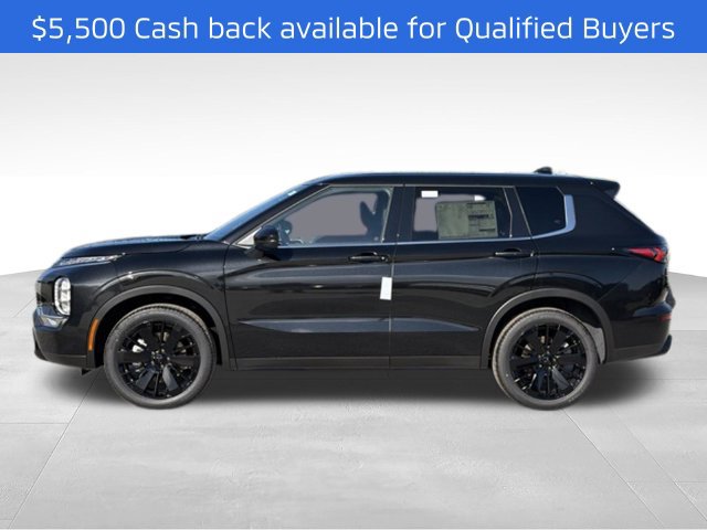 New 2026 Mitsubishi Outlander LE FWD image 2