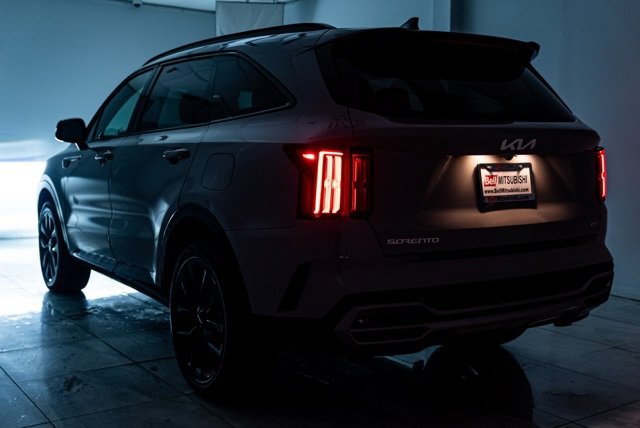 Used 2023 Kia Sorento SX image 39
