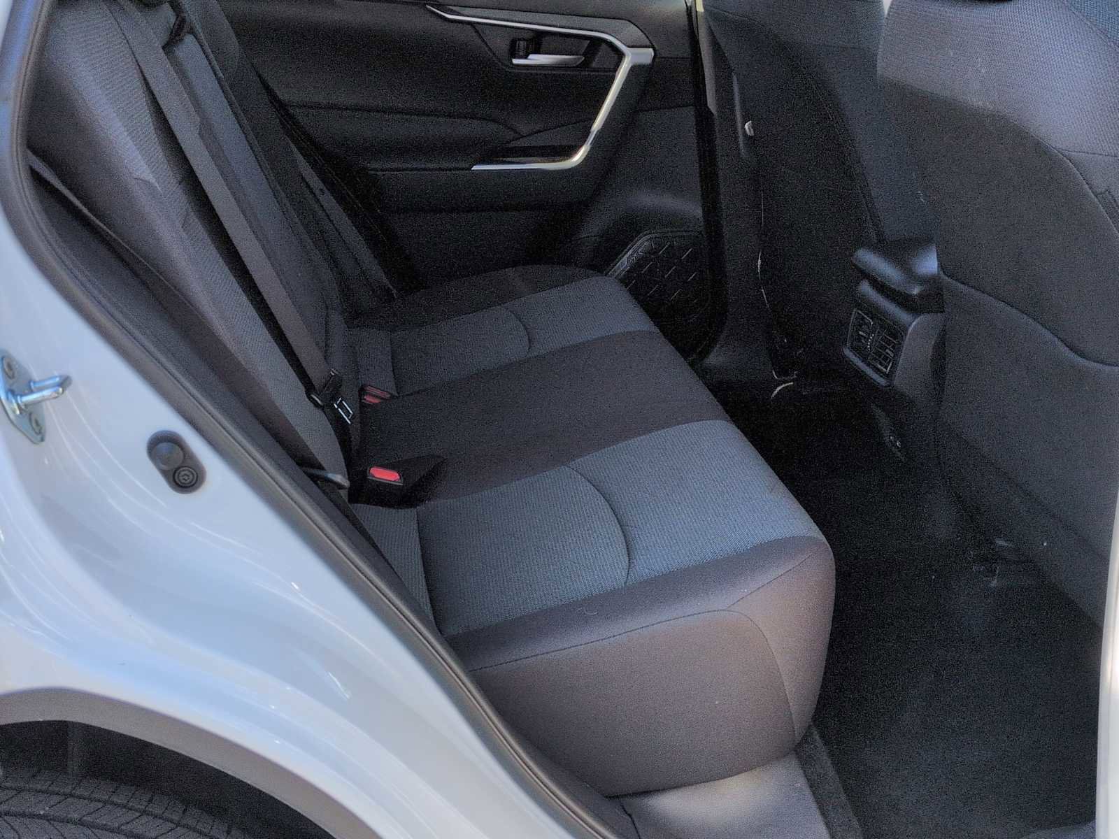 Used 2025 Toyota RAV4 XLE AWD/4WD image 21