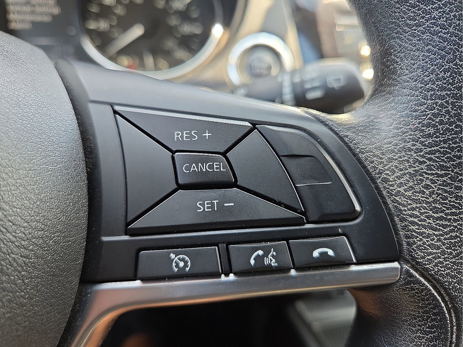 Used 2017 Nissan Rogue Sport SV AWD/4WD image 18