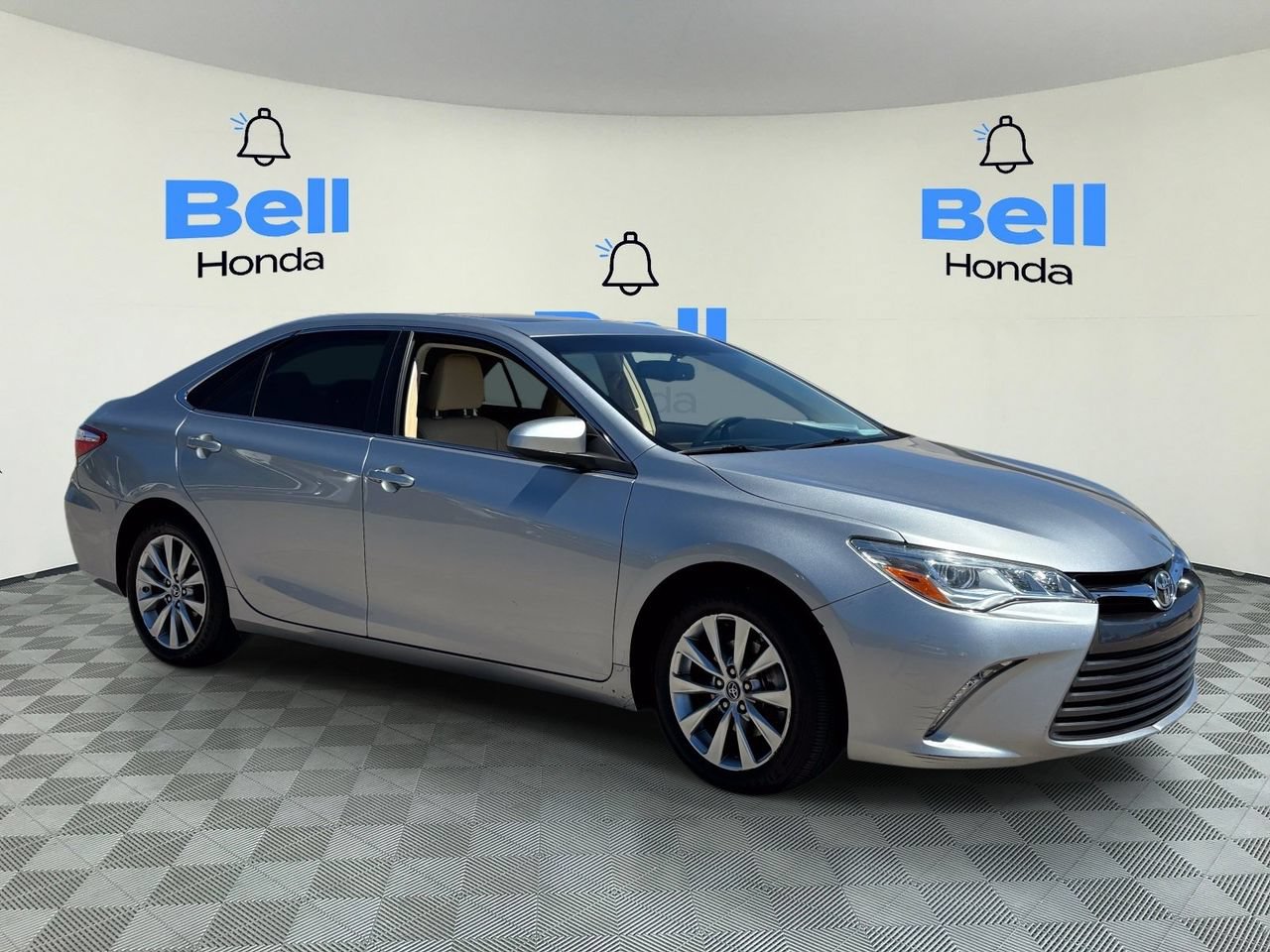 Used 2015 Toyota Camry XLE FWD image 6