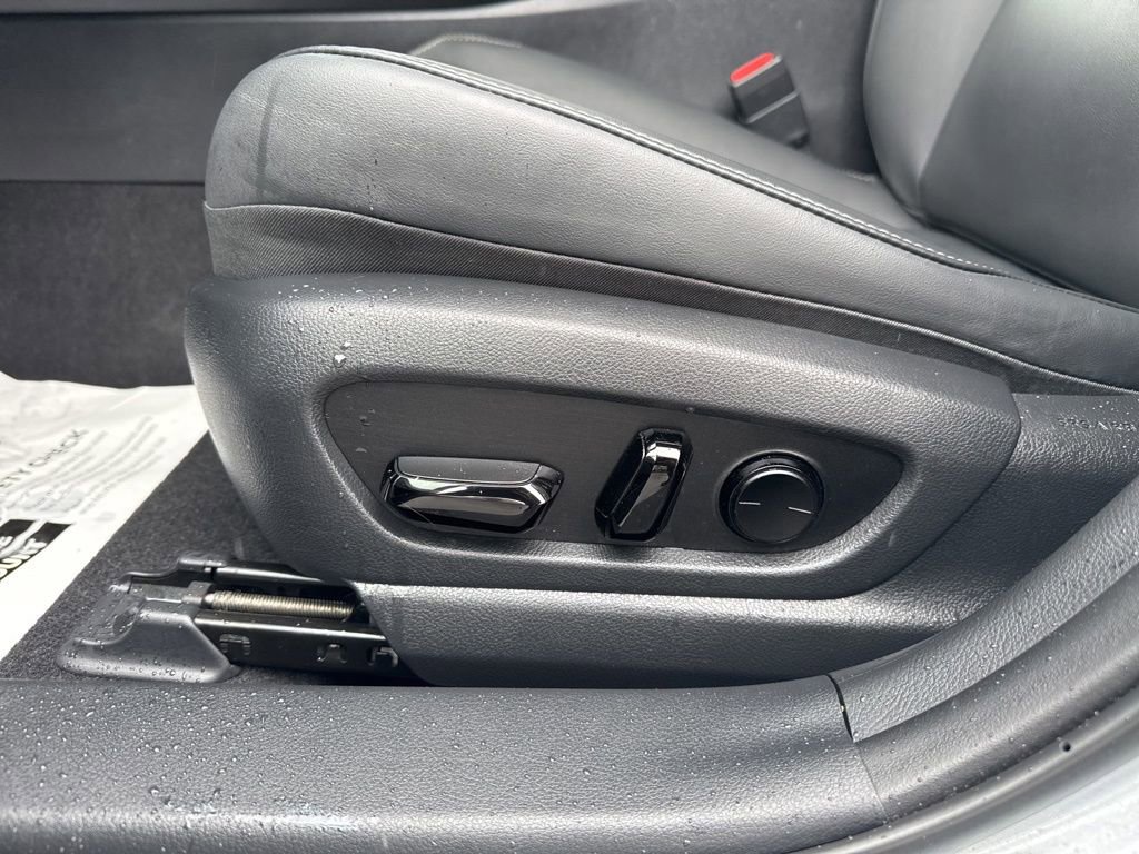 Used 2024 Lexus UX 250h AWD image 25