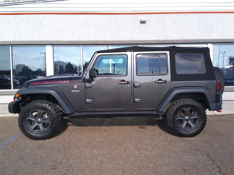 Used 2017 Jeep Wrangler Unlimited Rubicon AWD/4WD image 2