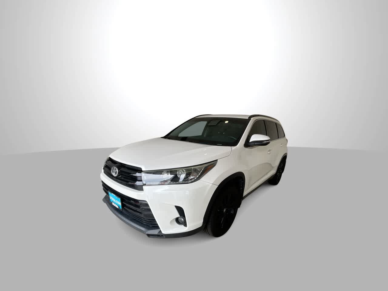 Used 2019 Toyota Highlander SE w/ Carpet Mat Package (TMS) AWD/4WD image 4