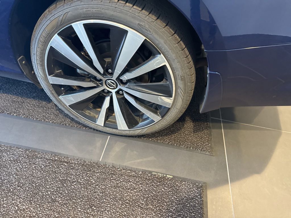 Used 2021 Nissan Altima 2.5 SR image 15