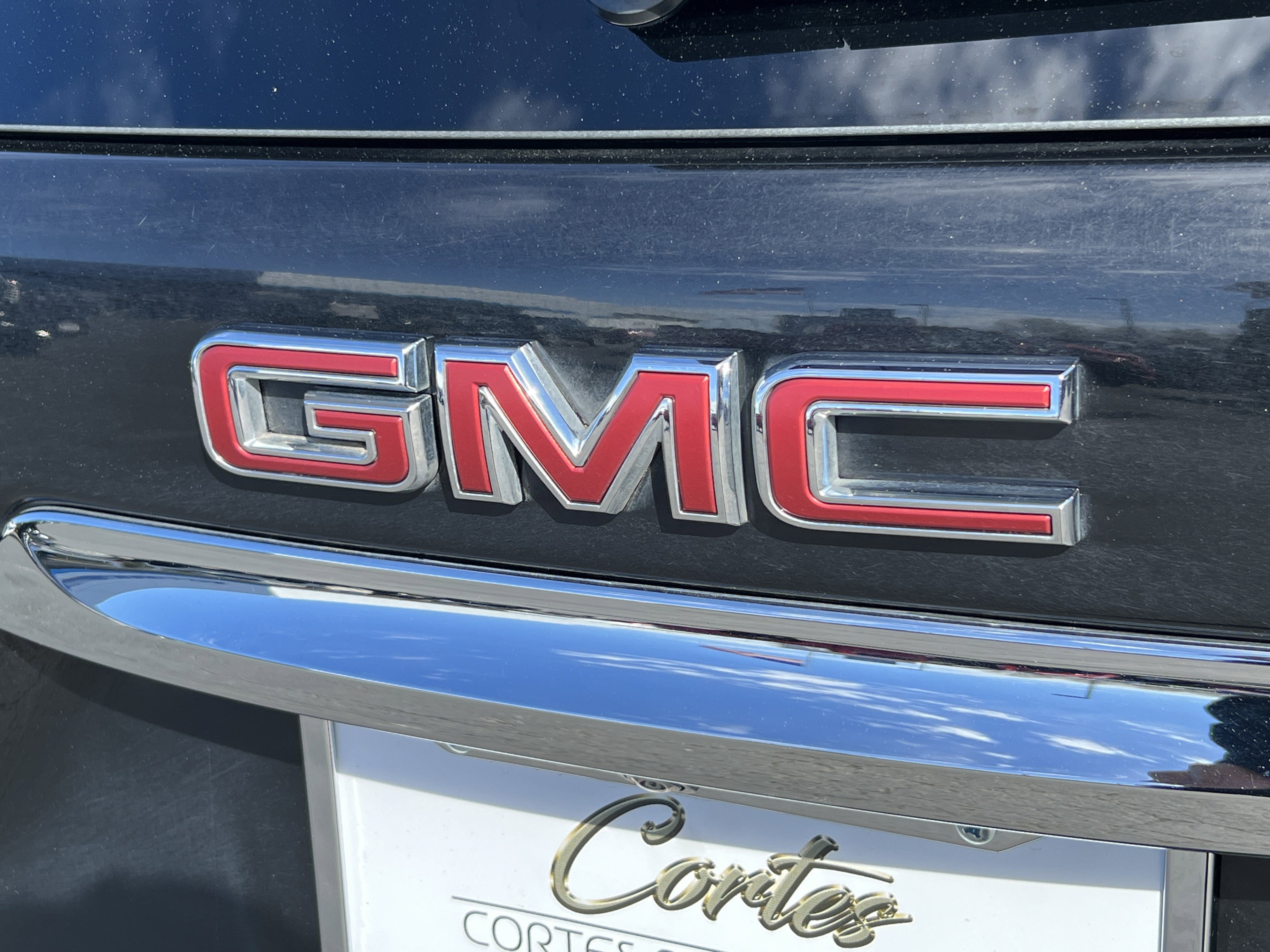 Used 2024 GMC Terrain SLT image 8