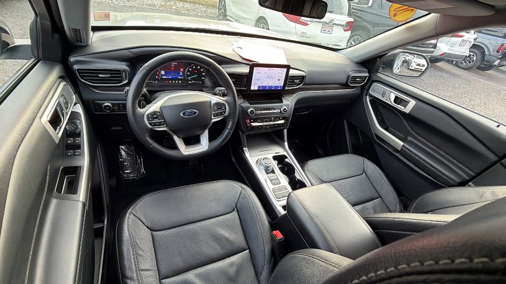 Used 2020 Ford Explorer Limited w/ Class III Trailer Tow Package image 25