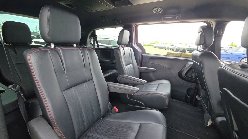 Used 2017 Dodge Grand Caravan GT FWD image 14
