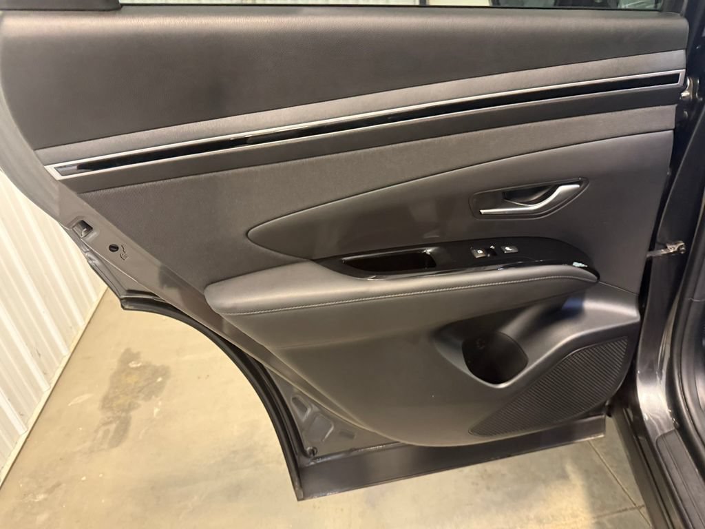 Used 2023 Hyundai Tucson Limited AWD/4WD image 23