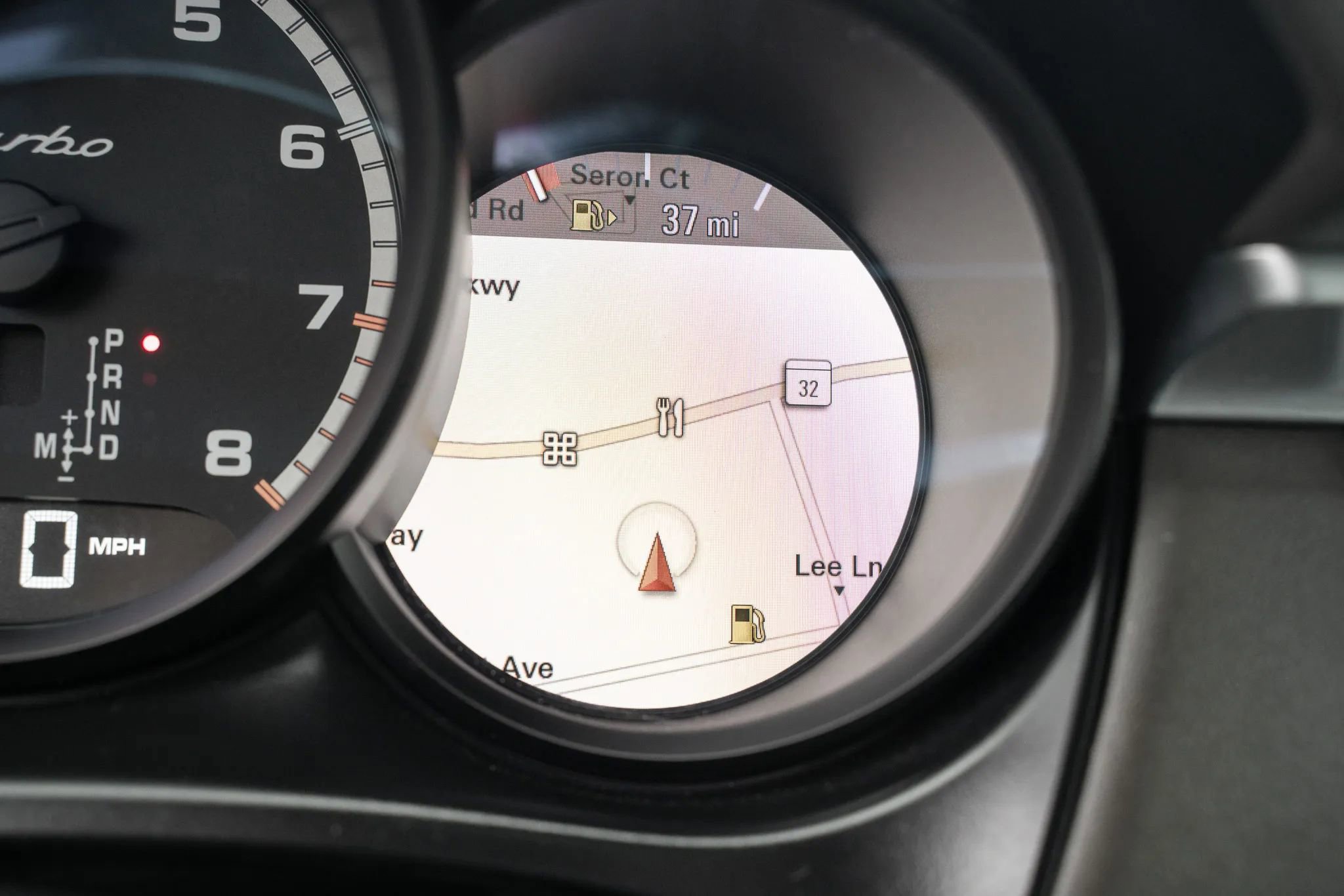 Used 2018 Porsche Macan Turbo image 30