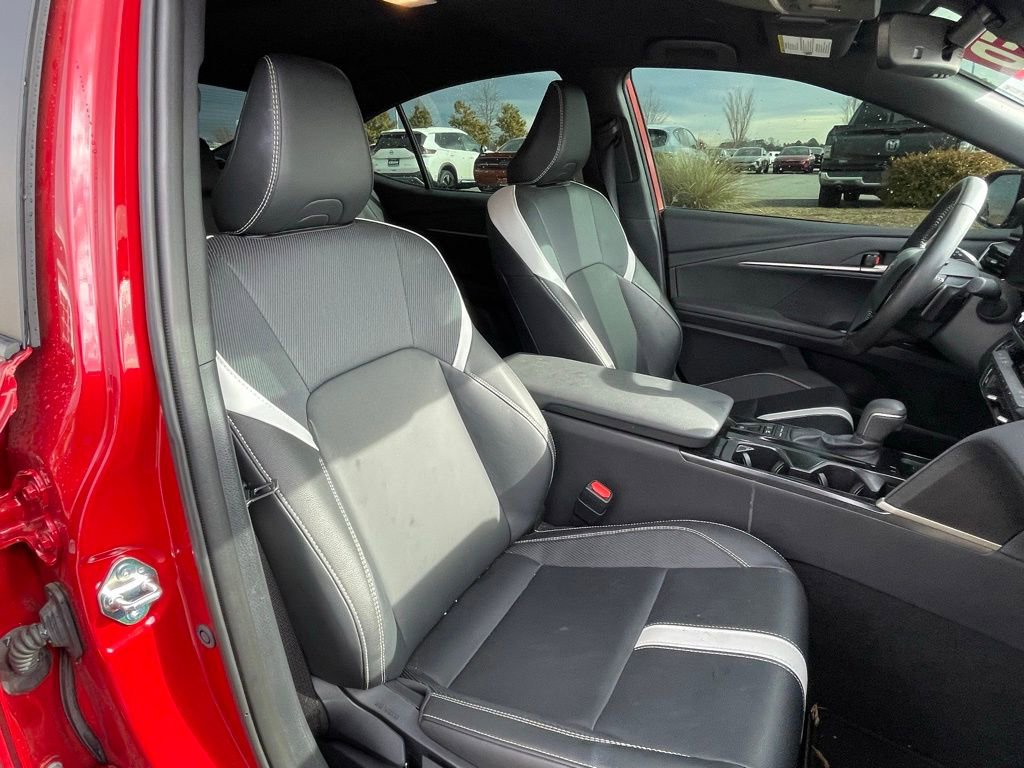 Used 2025 Toyota Camry SE w/ Convenience Package image 29