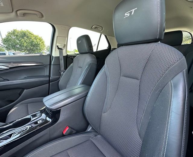 Used 2023 Buick Envision Preferred w/ Sport Touring Package AWD/4WD image 12