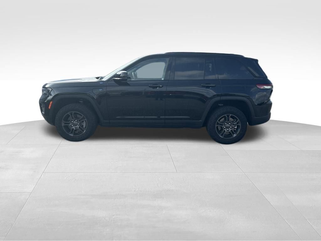 New 2024 Jeep Grand Cherokee Trailhawk w/ Luxury Tech Group III AWD/4WD image 3