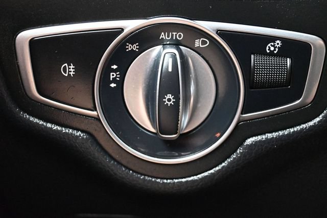 Used 2021 Mercedes-Benz GLC 300 4MATIC w/ Premium Package image 25