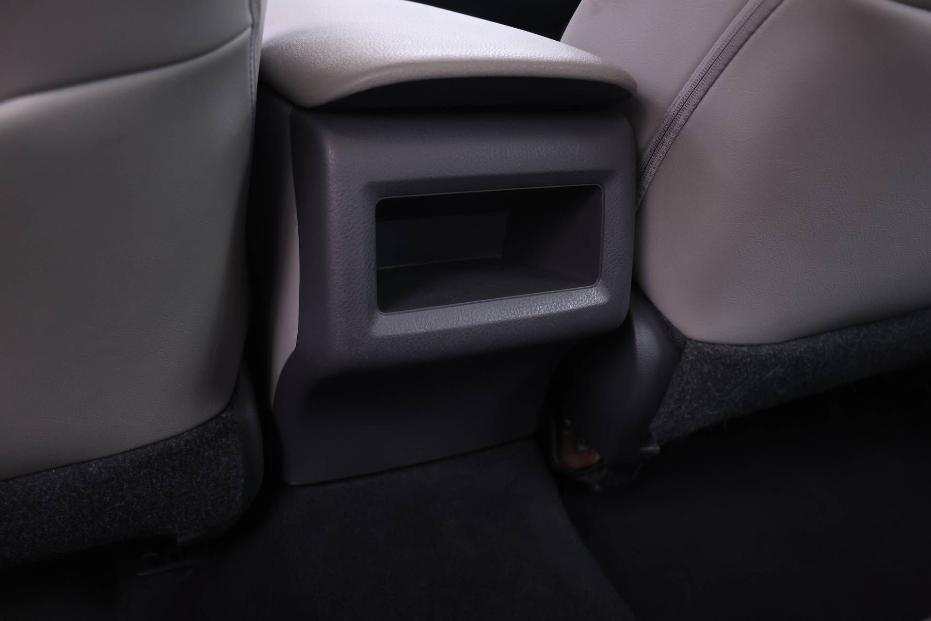 Used 2020 Toyota Camry SE FWD image 13