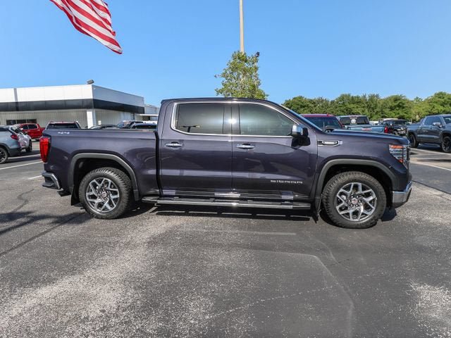 Used 2023 GMC Sierra 1500 SLT w/ SLT Premium Plus Package AWD/4WD image 11