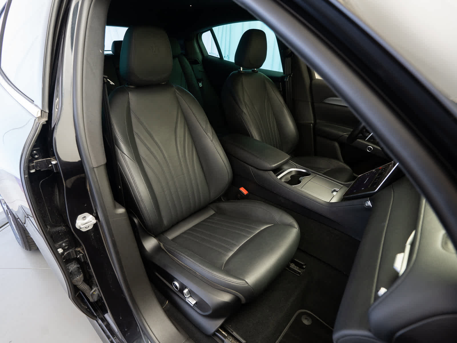 Used 2024 Maserati Grecale GT image 14