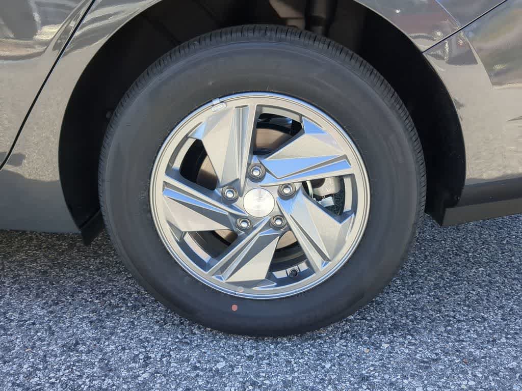New 2026 Hyundai Elantra SE FWD image 13