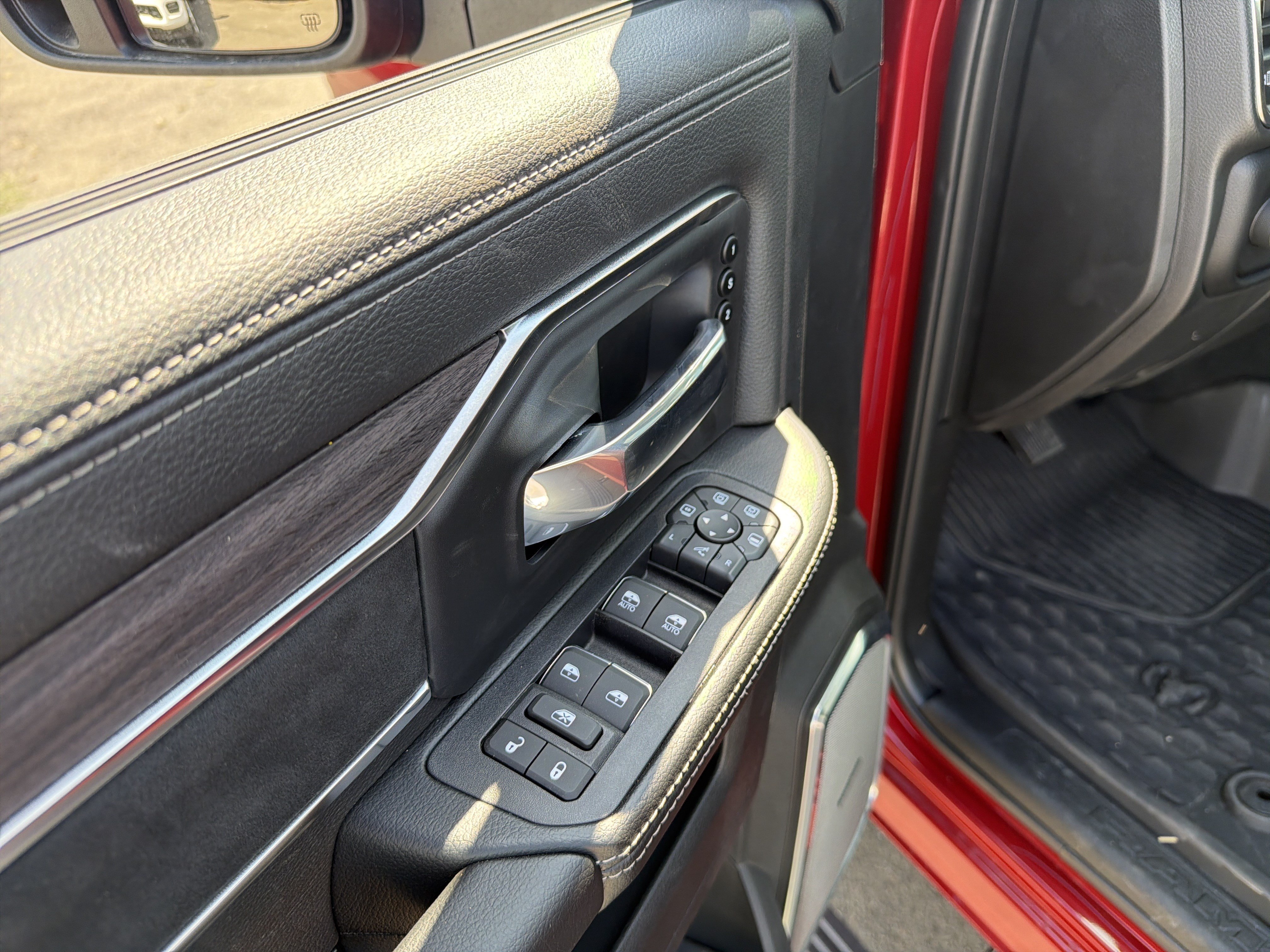 New 2026 RAM 3500 Laramie AWD/4WD image 15