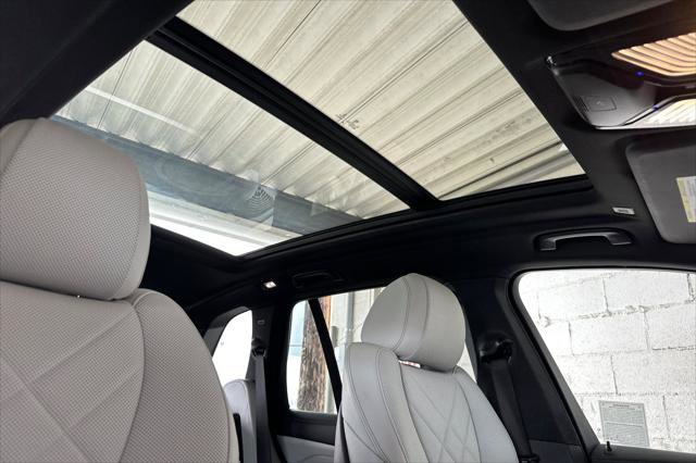 Used 2023 BMW X5 sDrive40i w/ M Sport Package image 16