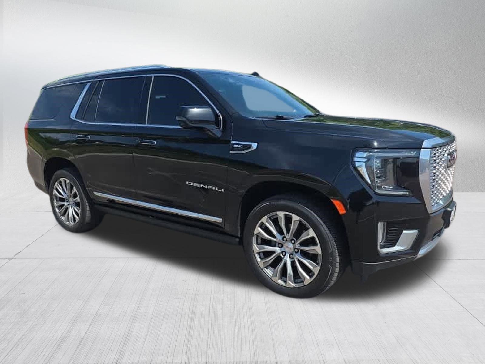 Used 2021 GMC Yukon Denali w/ Denali Premium Package AWD/4WD image 2