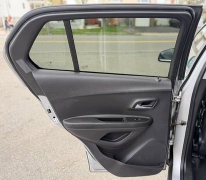 Used 2019 Chevrolet Trax LT w/ Sun & Sound Package image 23