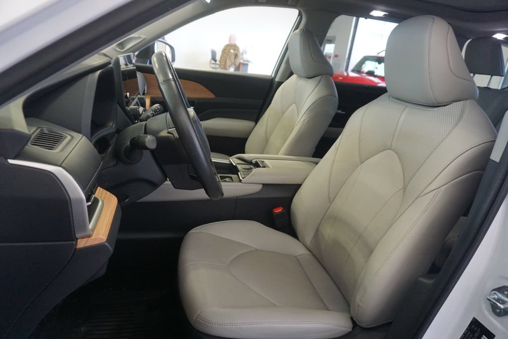 Used 2024 Toyota Grand Highlander AWD image 19