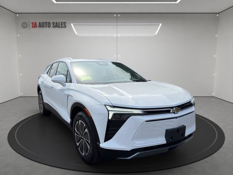 Used 2024 Chevrolet Blazer EV AWD LT w/ 2LT image 7