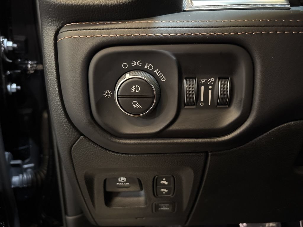 New 2026 RAM 1500 Tungsten w/ Trailer Tow Group AWD/4WD image 22